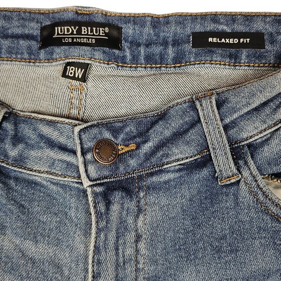 Judy Blue Women’s Mid Rise Relaxed Fit Distressed Blue Jeans Size 18W JB8833 - Picture 4 of 9